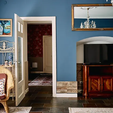 The Secret Garden Boutique 3*